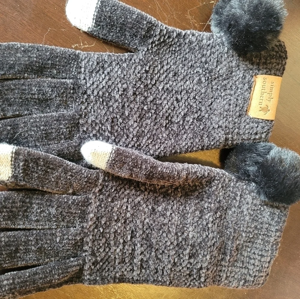 Soft‎ Beanie and Glove set NWT
